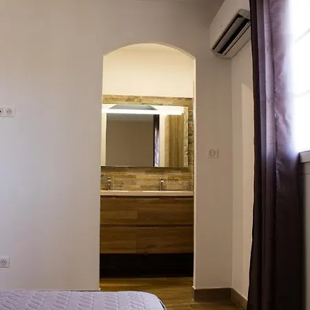 Apiculteur Апартаменты Олетта